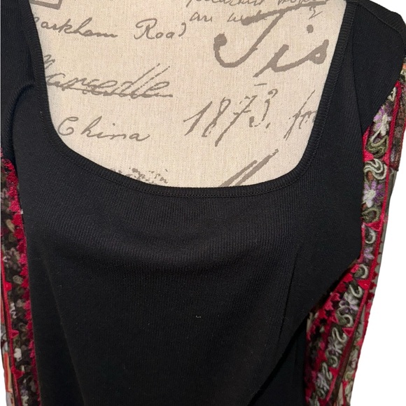 SHEIN Top - Picture 2 of 8